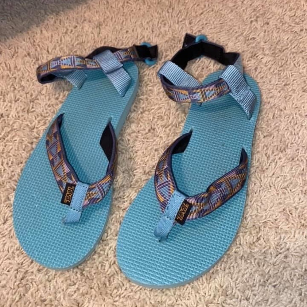 Teva sandals women’s 9